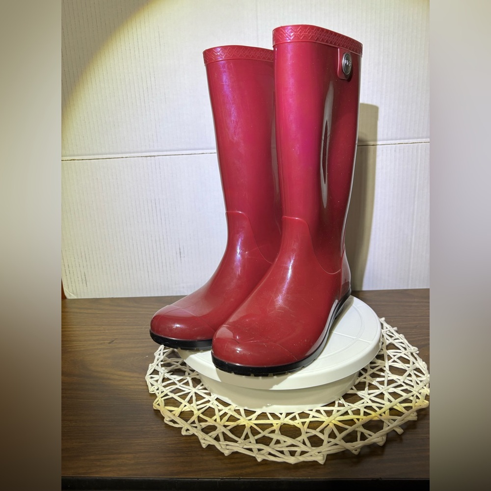 BOOT SALE size 8 Shaye Purple Tall Rubber Rain Boots 13.5” high.1”heel appearNEW